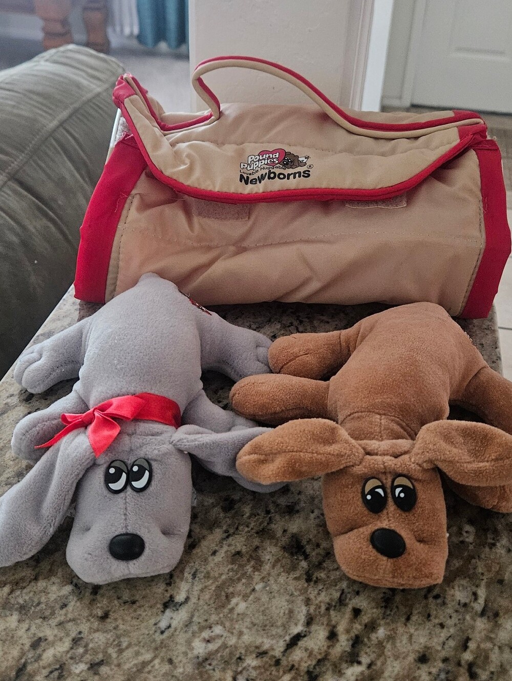 ​Vintage 1986 Tonka Pound Puppies Newborns Lot with Soft Carrier Bag Gray Brown